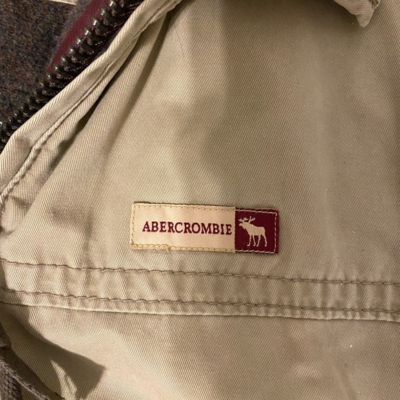 Few of a kind MENS vintage guaranteed ABERCROMBIE winter jacket.